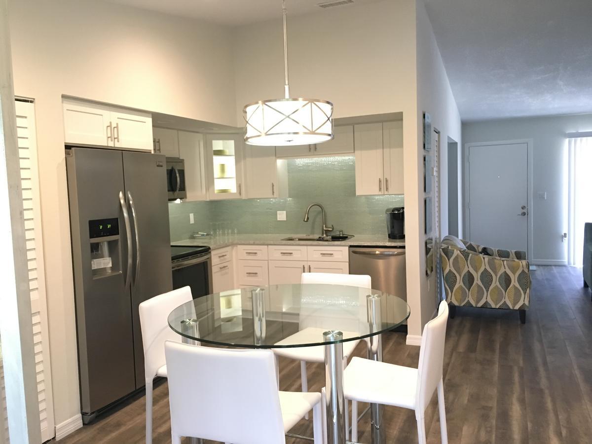 Oasis Villa Retreat 브레던톤 외부 사진
